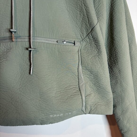 Nike Tech Pack Packable Cropped Green Hoodie - Picture 3 of 8